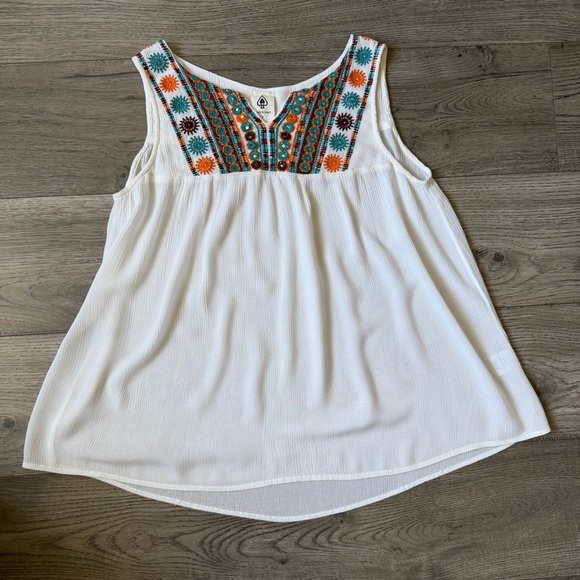 Spade & Heart Tops - Spade & Heart White Boho Embroidered Sleeveless Top - Size Small